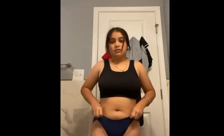 Cute 20 Year Old Girl Leaked MMS - Naked Boobs Pussy Show for Boyfriend